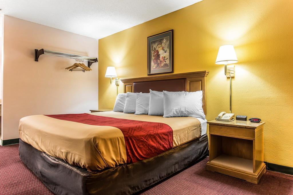 Econo Lodge Декейтър Екстериор снимка