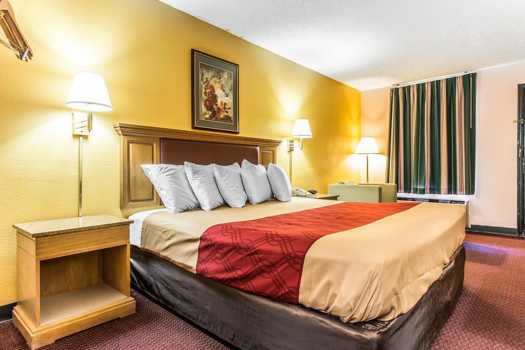 Econo Lodge Декейтър Екстериор снимка