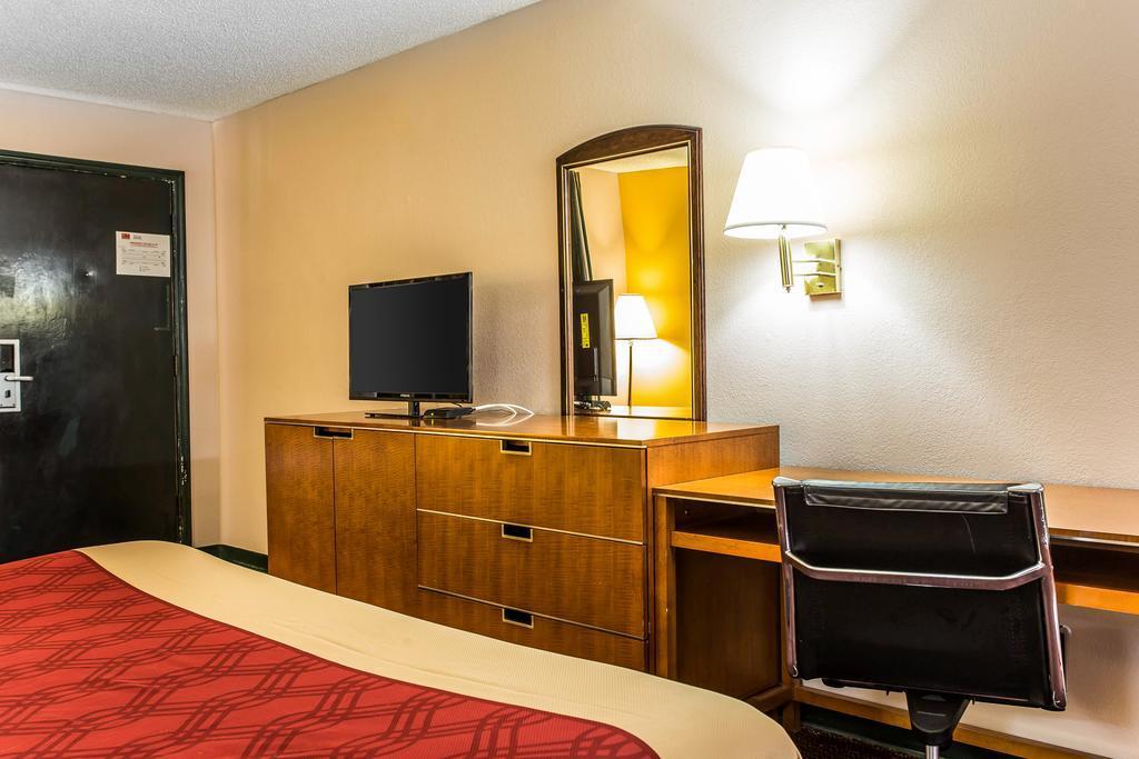 Econo Lodge Декейтър Екстериор снимка