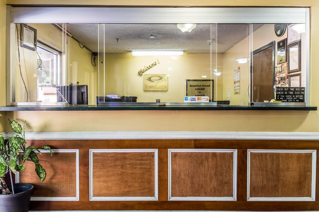 Econo Lodge Декейтър Екстериор снимка